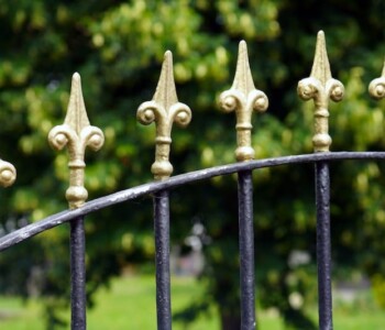 Ferforje Korkuluk Ferforje Korkuluk - Credit: Image by matthiasboeckel on Pixabay - https://pixabay.com/tr/photos/çit-ferforje-süs-metal-demir-çit-6473435